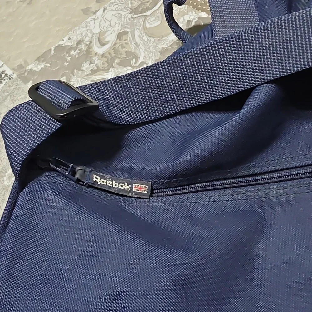 Reebok Gym Bag Navy Blue Polyester Zip Closure Adjustable Carrying Strap